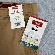 Wrangler Rugged Utility Straight Fit Pants Mens 44x30 Khaki Brown Cargo NWT