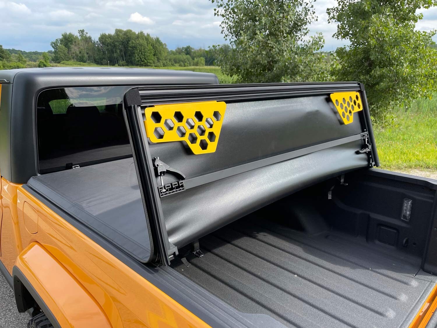 Cat Tonneau Cover, Fits 2023 Jeep Gladiator JT 5' Vinyl TriFold