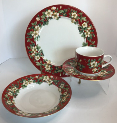 Sakura Splendor Christmas 4-Pc Place Setting-Plate-Bowl-Cup-Saucer-Holly-Flowers
