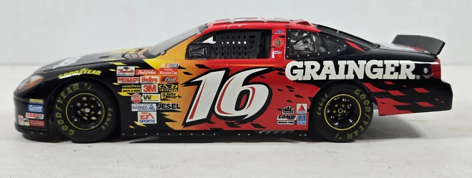 Greg Biffle #16 Grainger Ford Taurus 2003 Team Caliber Owners 1/24 NASCAR - Image 2 of 4