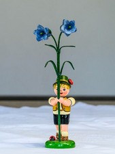 Blumenkind Erzgebirge Osterschmuck Junge mit Glockenblume Hubrig, 12 cm