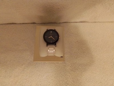 anne klein watch women Pink Band with new battery installed,15 Dollars.