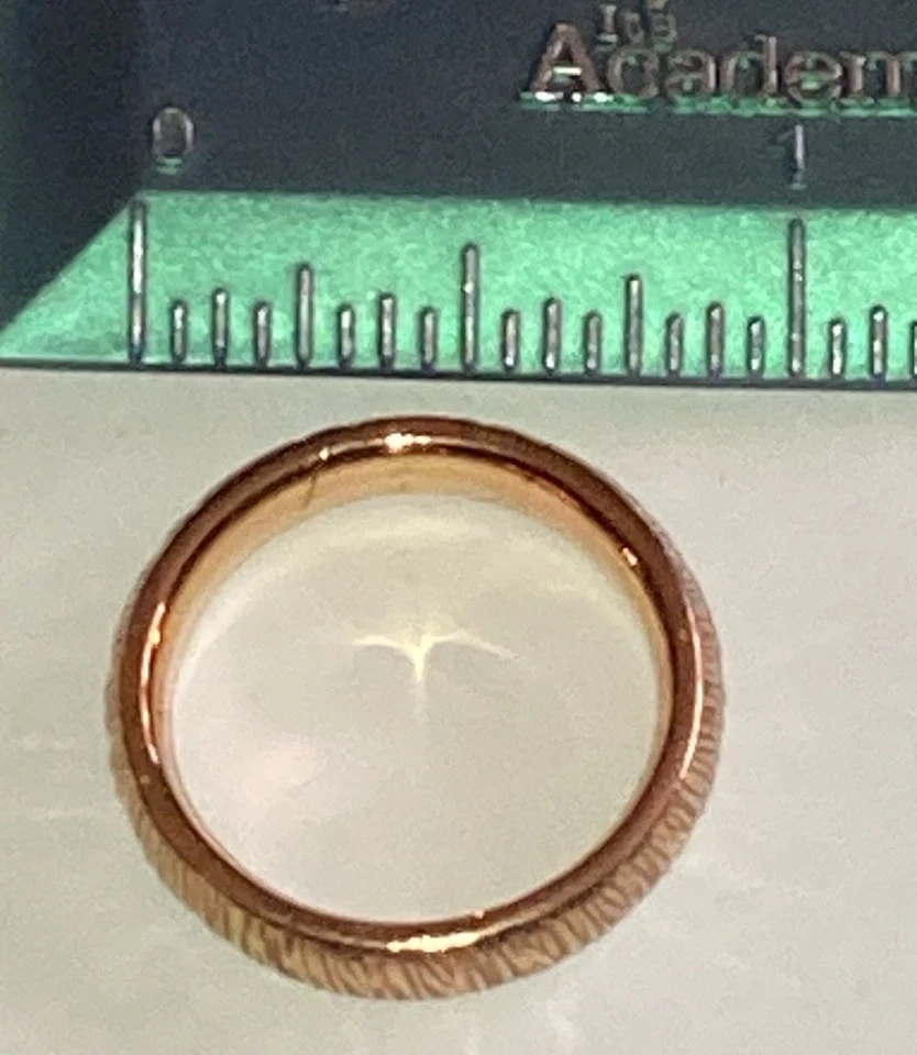 Alianza de boda italiana de oro amarillo macizo de 18k, acabado florentino, talla 9, 2,6 g Foto 3 de 4