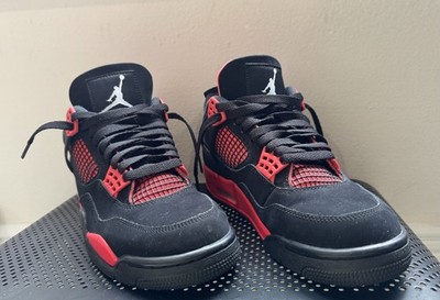Air Jordan 4 Retro  Red Thunder  Size 8   Lightly Used   No Box