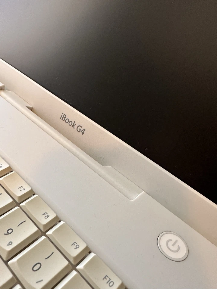 Portátil iBookG4 Apple 2005 raro de colección necesita batería nueva y cable de carga Foto 3 de 4