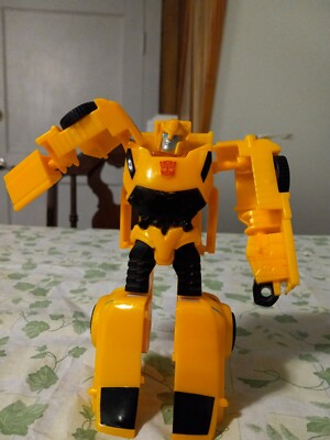 Transformers Authentics Autobot BUMBLEBEE Action Figure 7 Inch New 6+ Years