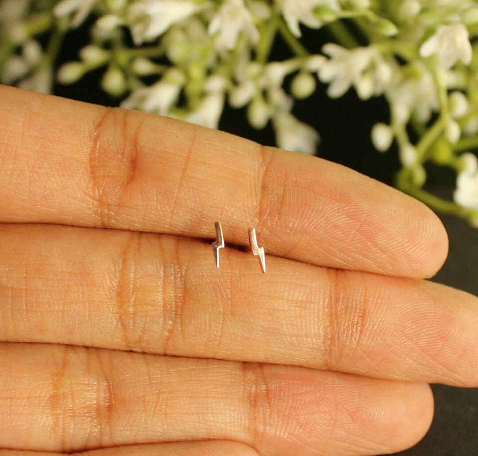 Blitz Ohr Piercing 14k Massivgold Mini Stab Nase Ohr Piercing Schmuck. - Bild 2 von 4