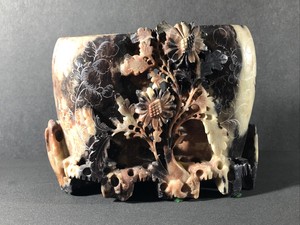VINTAGE HAND CARVED CHINESE RED TAN FLORAL SOAPSTONE DOUBLE VASE SCULPTURE EXCLT