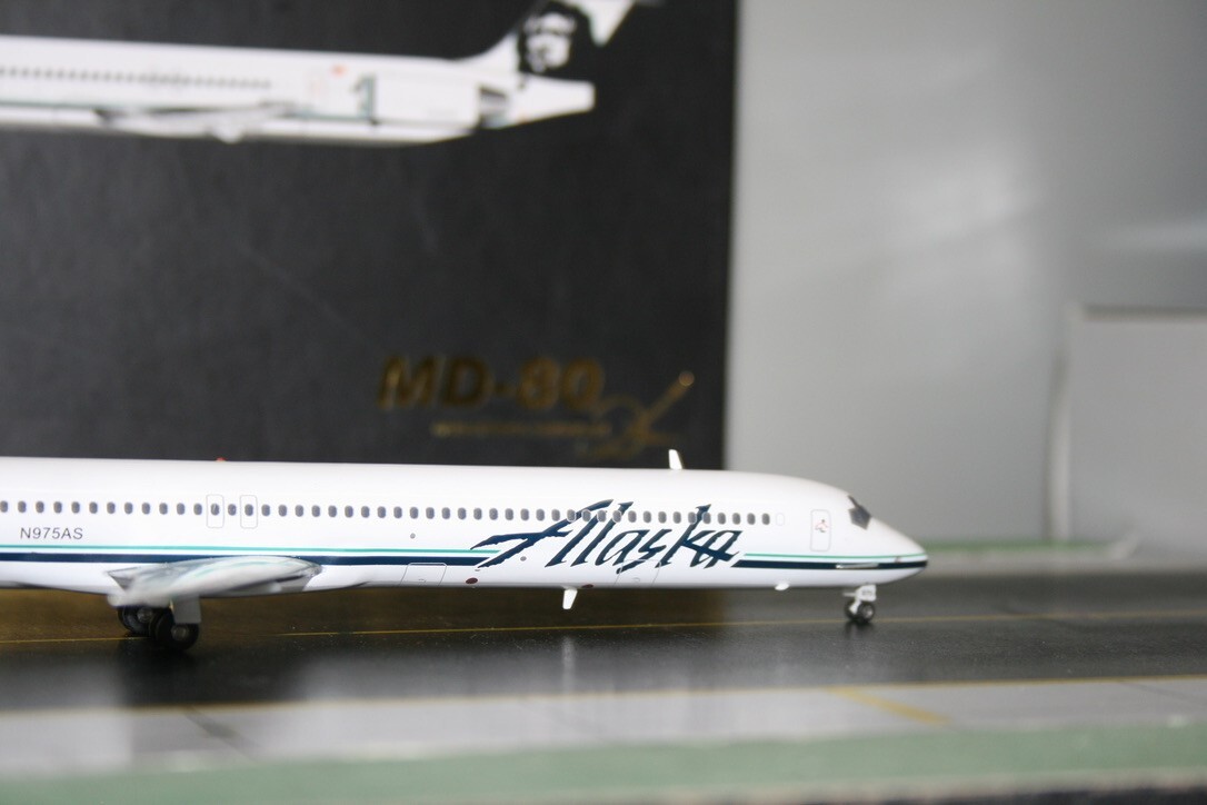 希少　模型飛行機　アラスカ航空　MD-80/MD-90 2機セット 希少模型飛行機アラスカ航空MD-80/MD-90 2機セット