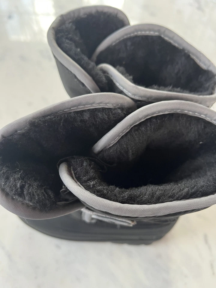 Botas de nieve de invierno Kamik para niños pequeños - negras, grises - talla 10 Foto 4 de 4