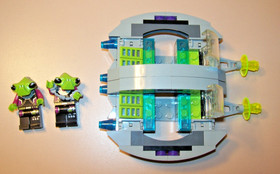 Lego 7049 Alien Conquest: Jet-Copter Encounter, with Extra Vehicle from Set 7067