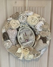 Handgefertigt  Shabby Vintage Look Stoffkranz T&uuml;rkranz Rahmen Kleiderb&uuml;ste -1062