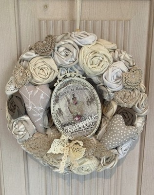 Handgefertigt  Shabby Vintage Look Stoffkranz Türkranz Rahmen Kleiderbüste -1062