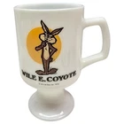 Vintage 1975 Warner Bros. Wile E. Coyote Milk Glass Marriott's Great America