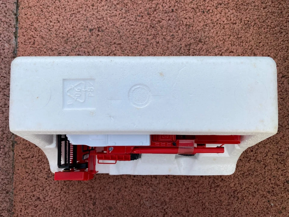 LAVERDA MIETITREBBIA COMBINE 2350 LX DIE CAST-METAL SCALE 1:43 MADE IN ITALY - Immagine 4 di 4