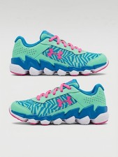 Under Armour GPS Spine Disrupt Girls 2.5Y NWB Black Blue Pink 1269104-397