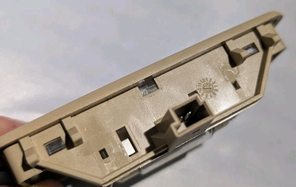 Lâmpada para viseira solar esquerda direita 2006-2018 BMW 328i 335i M3 X4 X5 X6 E90 fabricante de equipamento original - Imagem 3 de 4