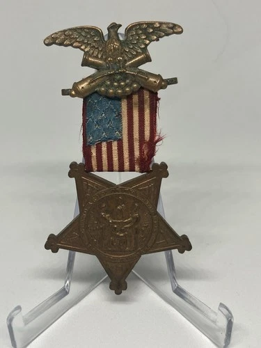 GAR Grand Army of The Republic 1861 - 1866 US Civil War Veterans Medal SN V66270