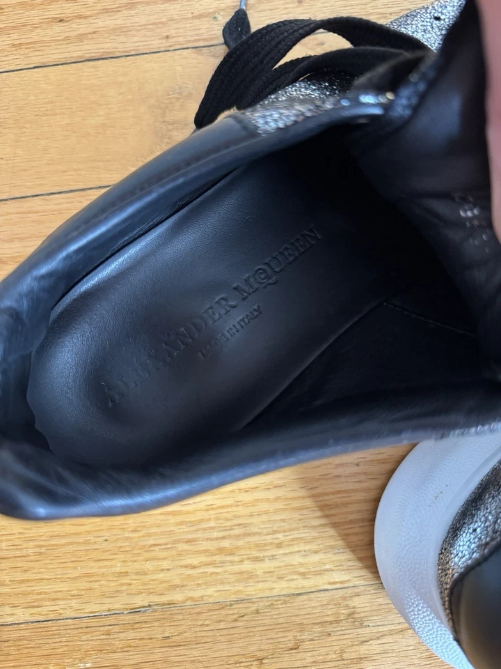 Zapatillas McQueen negras brillantes para mujer 8,5 Foto 3 de 4