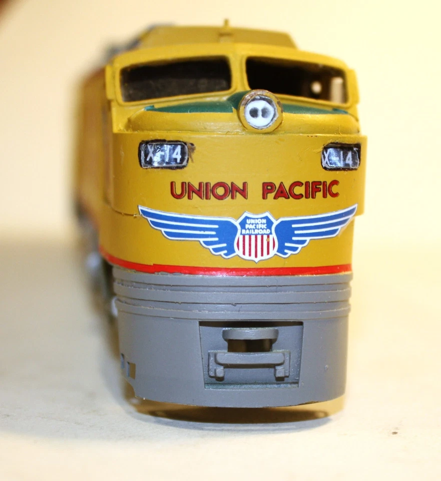 HO scale Unbranded Union Pacific 3 unit GTEL - Image 4 of 4