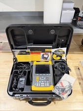 FLIKE 199C 200MHZ 2.5GS/s SCOPEMETER COLOR W/ ACCESSORIES (TESTED) SHIPS FAST