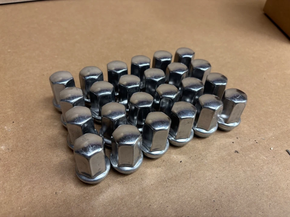 Tuercas de acero inoxidable OEM GM Sub Tahoe Yukon Silverado Sierra 24 piezas 14x1,5 Foto 2 de 4