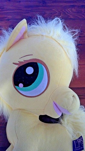 Littlest Pet Shop Jumbo Horse Pony Yellow Plush toy Rare Hasbro 2008 21" (2021) - Picture 8 of 12