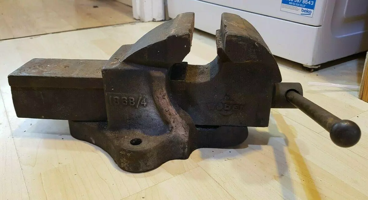 Woden bench vice deals