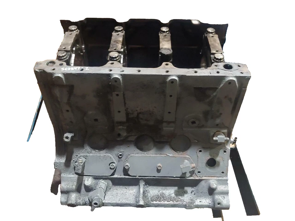 Деталь блока цилиндров дизельного двигателя Detroit 6V92 8923240 стандартная - Изображение 2 из 4