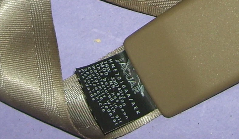 original 2000 Jaguar xj8 front passenger seat seatbelt retractor HNF7010AA Foto 2 de 2