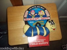 BABY SAFETY SHOULDER STRAP CUSHION BUCKLE UP SAFETY WORM PROP FASTENATING FRIEND