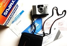 Olympus Camedia i ZOOM 3000 Zoom 3.3MP Digital Camera Bundle Kit