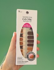 Dashing Diva Glow Real Salon Gel 32 Nail Strips Stickers - Latte Lane