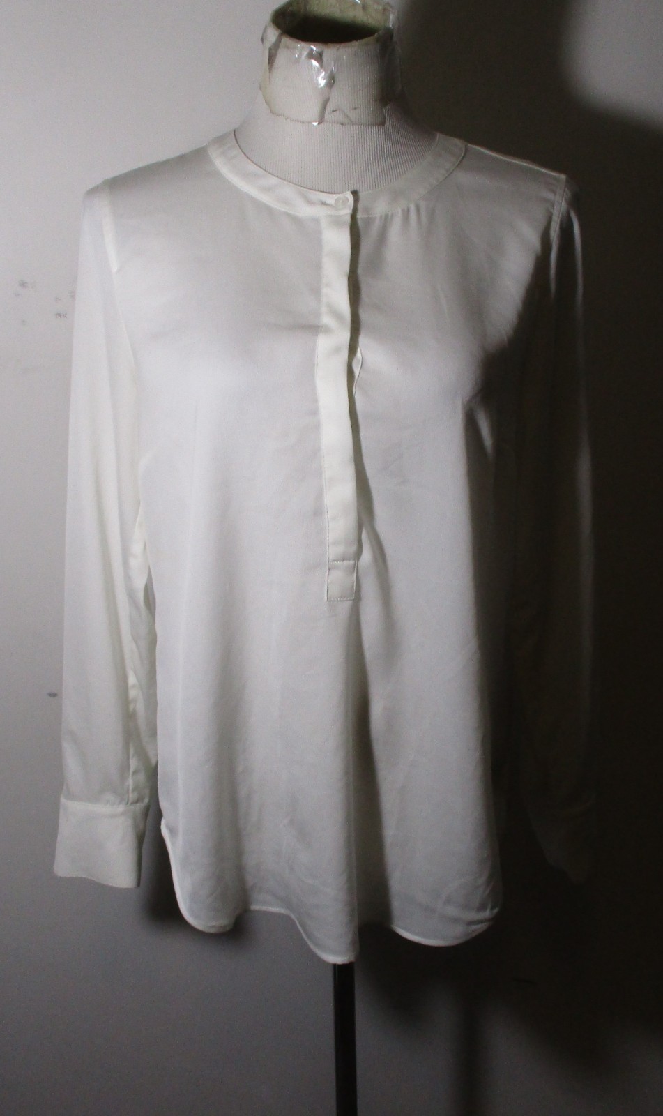 J. CREW White Long Sleeve Button V-Neck Blouse Women's Size S