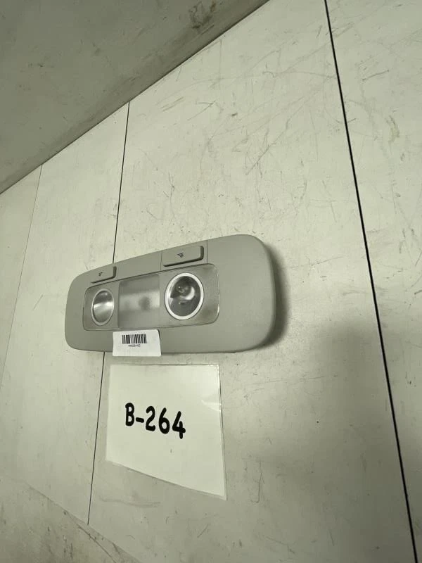 Volkswagen Golf 2012 techo trasero interior luz de lectura OEM+ Foto 2 de 4