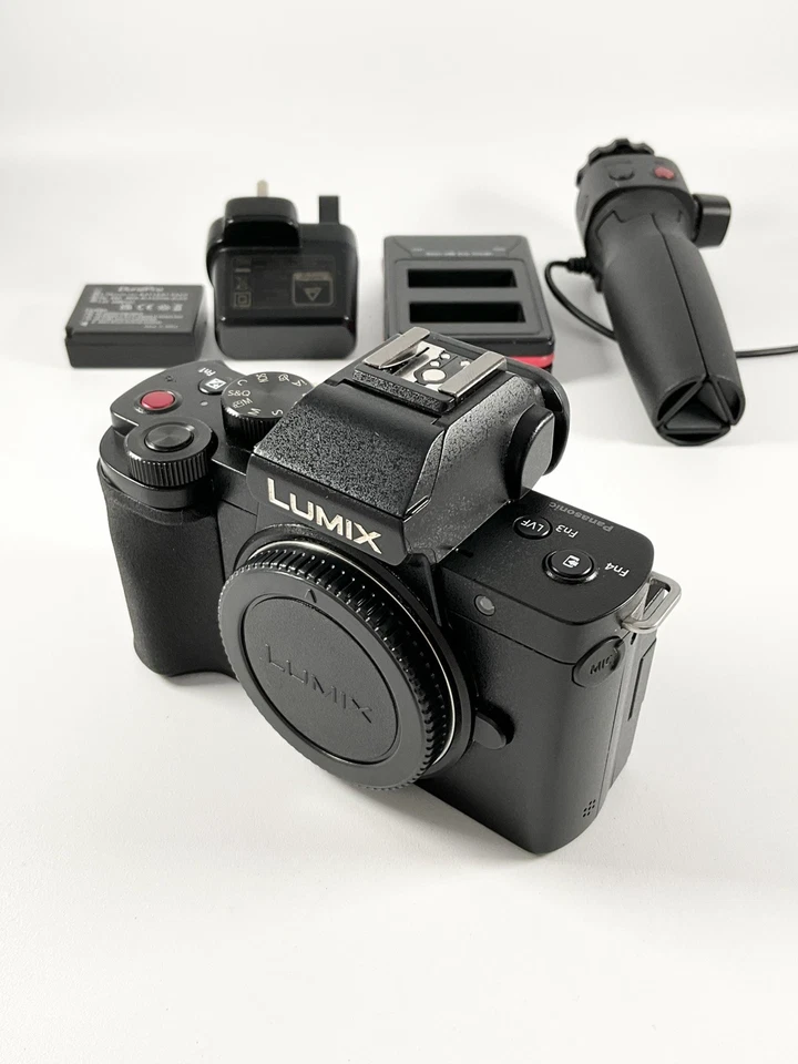 Panasonic LUMIX DC-G100 20.3MP Mirrorless Camera - (Body Only) - Good Condition, photo 4 of 5