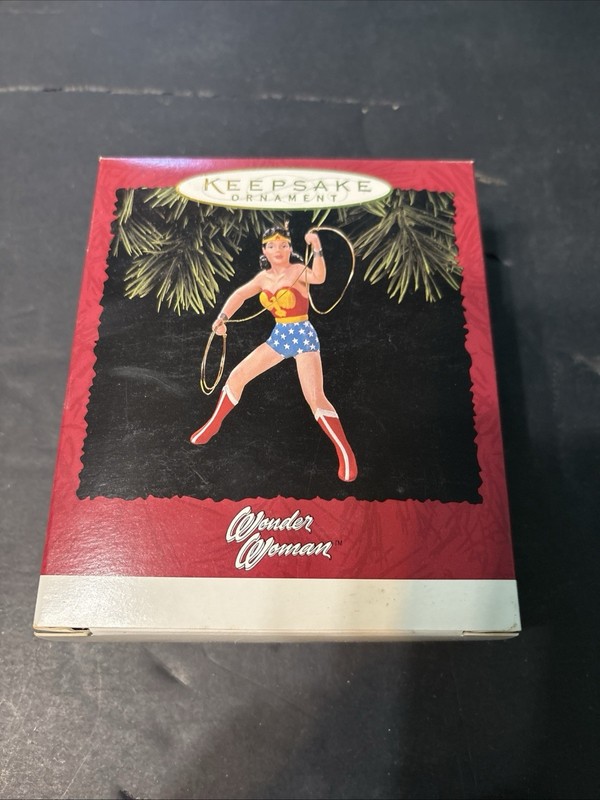 1996 HALLMARK KEEPSAKE ORNAMENT "WONDER WOMAN" QX5941 NRFB