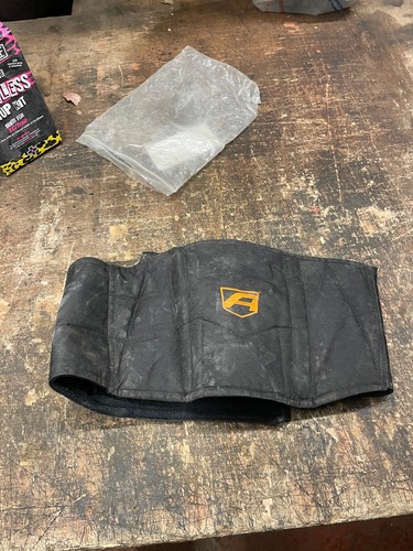 HEAVY LOWER BACK KIDNEY BELT EXAPANDABLE MOTORBIKE / MOTORCYCLE WARM SUPPORT