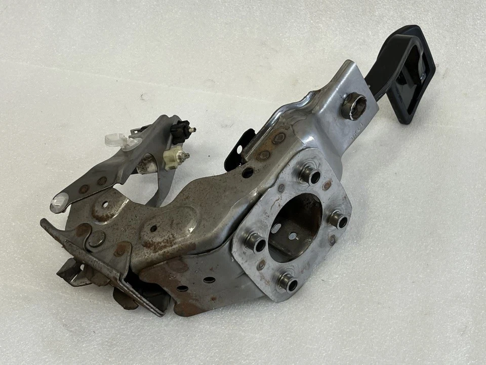 2016 2017 2018 2019 2020 NISSAN PATHFINDER PEDAL DE FRENO Foto 2 de 2