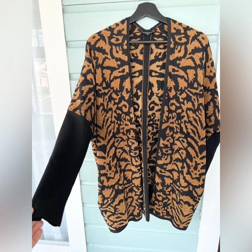 Cardigã Lafayette 148 S estampa animal mistura de lã chenille preto bronzeado outono quente - Imagem 2 de 4