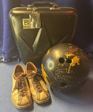 Vtg Rare Brunswick Clamshell w/ Manhattan Rubber Bowling Ball 12 w/Shoes