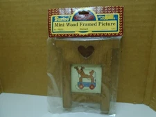 VINTAGE DARICE STAINED WOODEN MINI 3.25" X 4.5" FRAME PICTURE NIP TAIWAN