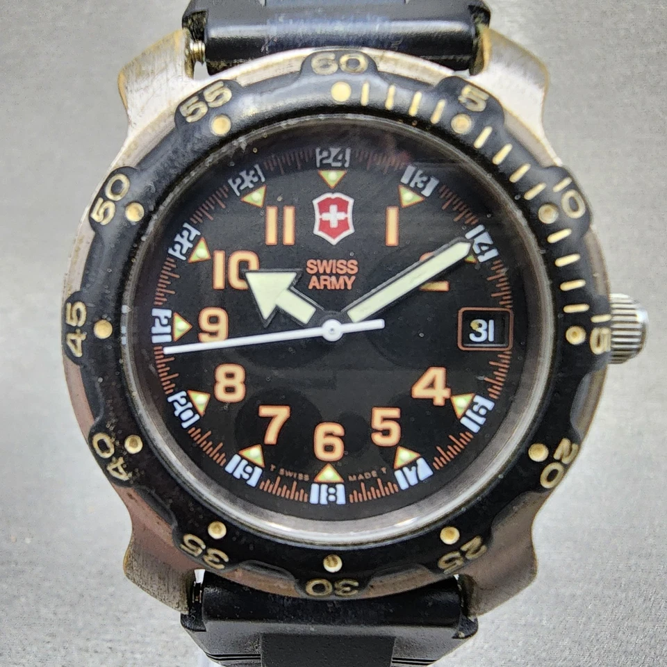 Victorinox Swiss Army Sportline Dive Watch Men 37mm Black Dial Silver Tone PARTS - Image 3 of 4