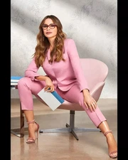 Sofia Vergara Posing In Suit And Glasses 8x10 Picture Celebrity Print