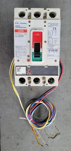 Eaton J250S JGS3250NN 69D2551G20 250A Industrial Circuit Breaker w/ Auxiliary