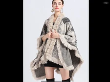La FIORENTINA Blush/Black Geometric Pattern Open Front Faux Fur Trim Wrap OS