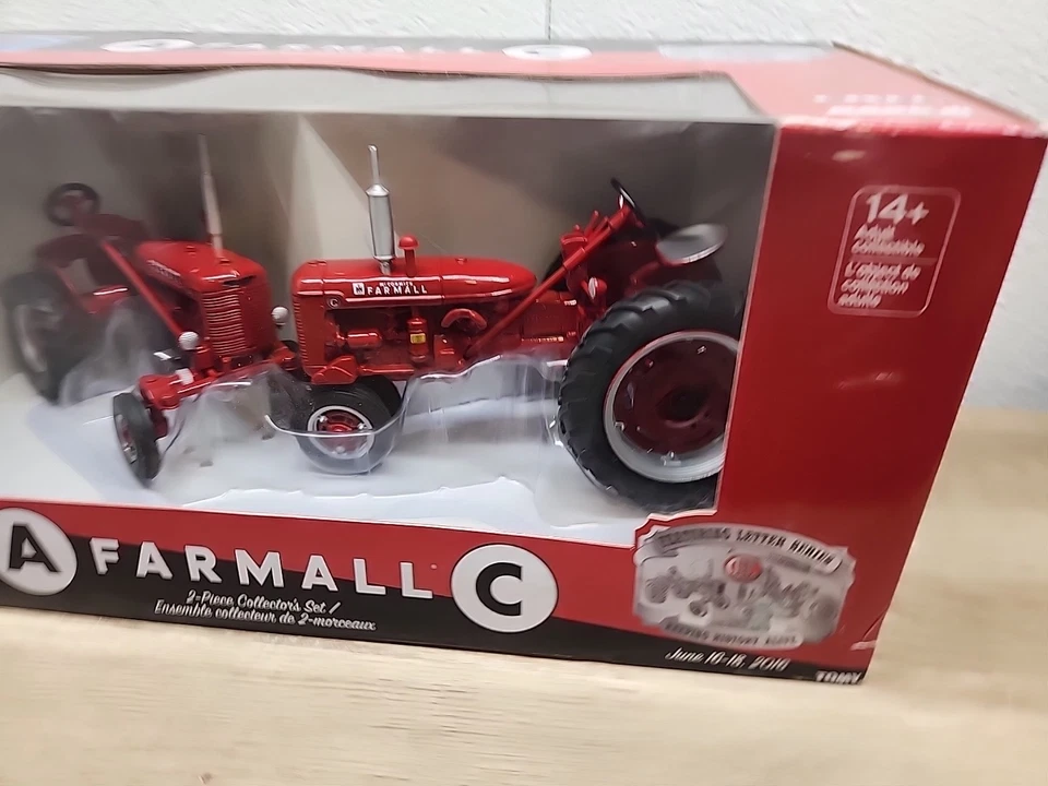 1/16 IH International Harvester Farmall Set A & C Models Wisconsin Chapter 4 - Image 3 of 4