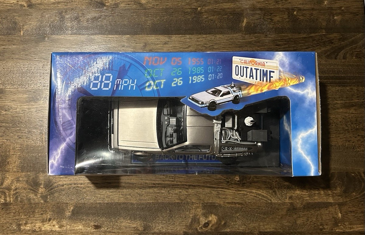 Sunstar Sun Star 1:18 Diecast Model Delorean Time Machine