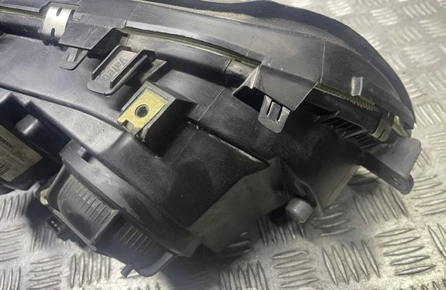 VOLVO V70 II SW Scheinwerfer vorne rechts 8662919 2.40 Diesel 120kw 29842241 - Bild 3 von 4