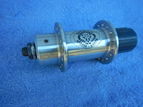 WTB Wilderness Trail Bikes Grease Guard Hub 32-Hole Vintage Mountain Bike 135mm